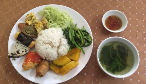 Quán cơm chay Lục Diệp