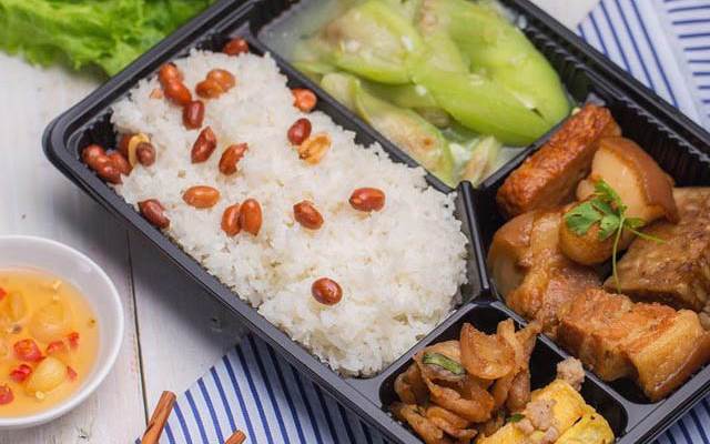 Quán ăn Làng May Mắn