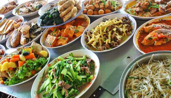 Top 10 địa chỉ quán cơm trưa văn phòng ngon tại Bình Tân