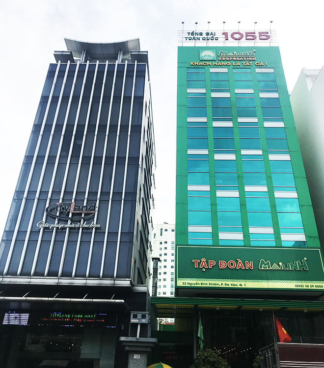 Mai Linh Group Và City Land quảng bá hình ảnh thương hiệu trên tòa nhà.