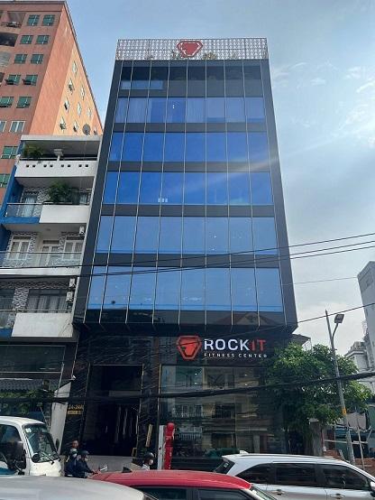 cho thue toa nha mat tien dinh bo linh 12x21m 1 ham 6 lau 1100m2 gia 250 tr thang 