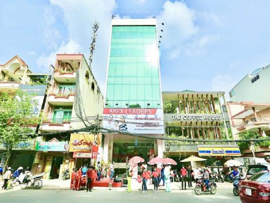 cho thue toa nha duong nguyen gia tri 8x20 1 ham 6 lau 900m2 gia 350 trieu 