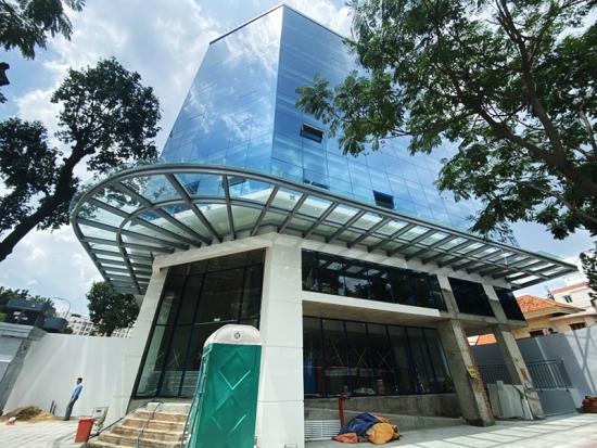 cho thue toa nha duong nguyen trai 15x30m 1 ham 10 lau gia 70000usd