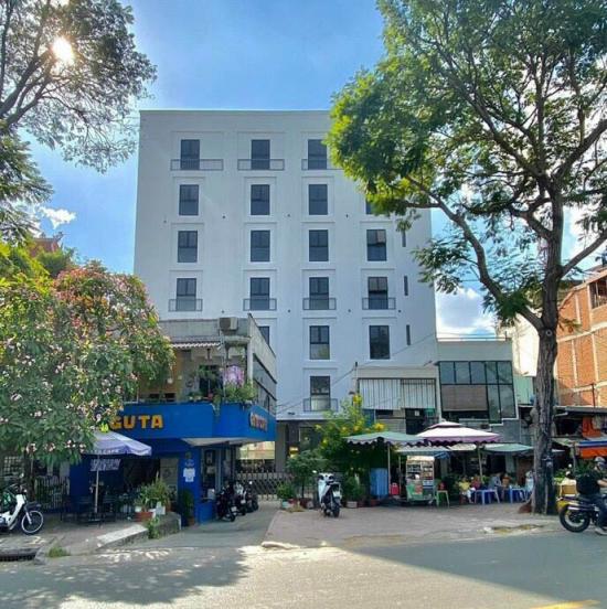 cho thue toa nha duong truong sa 1 ham 10 lau 1000m2