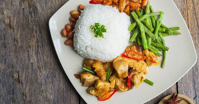 top 10 quan com trua van phong tai quan 12 dong khach nhat